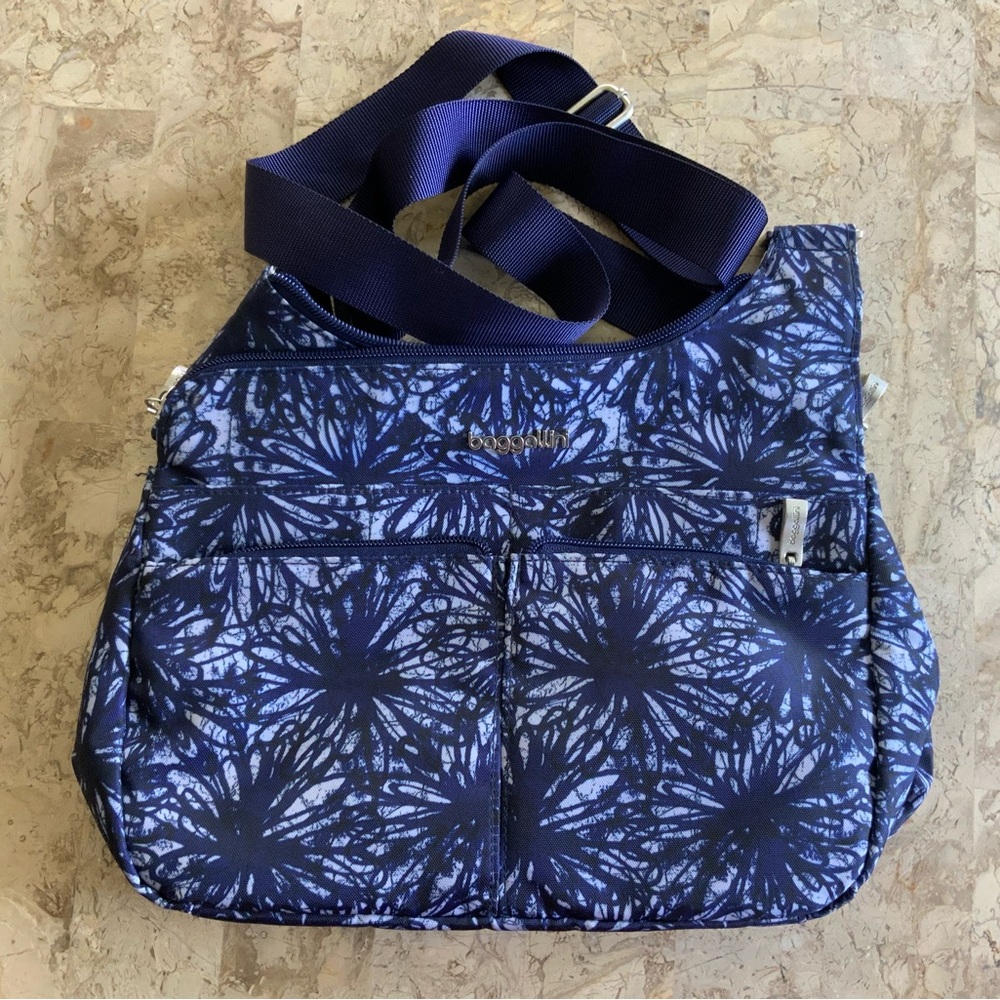Baggallini Blue Print Bag with Cross Body/Shoulder Strap